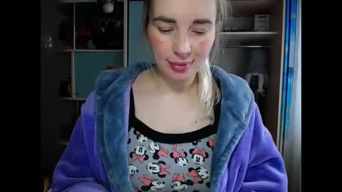 Snapshot of mia_sunnyy chatting on 02/17/26, 11:07 Mia. online show from 02/17/26, 11:07