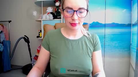 Snapshot of mia_sunnyy chatting on 03/13/26, 01:29 Mia. online show from 03/13/26, 01:29