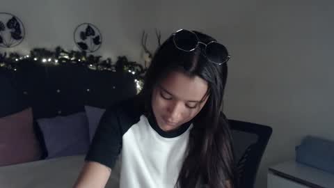 mia_sweetdc online show from 12/13/24, 07:53