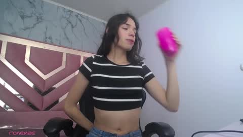 Snapshot of mia_swift_ch chatting on 10/31/25, 03:18 mia_swift_ch online show from 10/31/25, 03:18