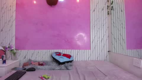 Mia online show from 03/28/26, 10:53