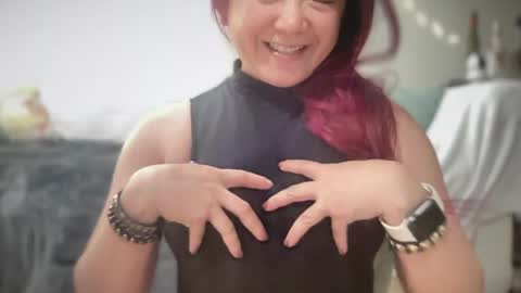 Snapshot of mia_temptress chatting on 04/12/26, 02:38 Mia online show from 04/12/26, 02:38