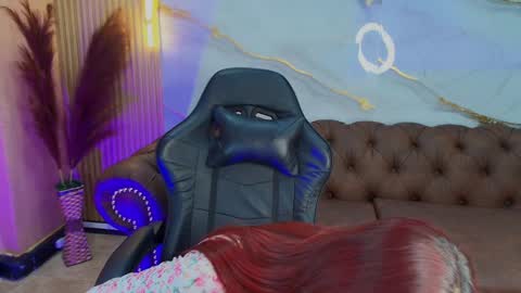 Mia online show from 10/02/25, 01:18