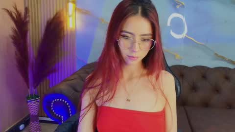 Mia online show from 10/04/25, 01:20