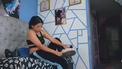 mia_thompson_0 online show from 06/23/26, 01:09