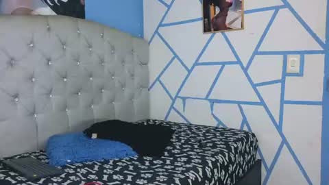 mia_thompson_0 online show from 06/29/26, 01:55