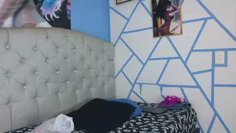 mia_thompson_0 online show from 06/30/26, 12:39