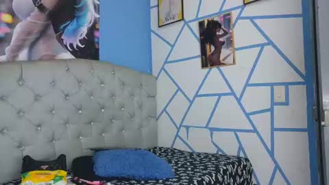 mia_thompson_0 online show from 07/06/26, 02:36