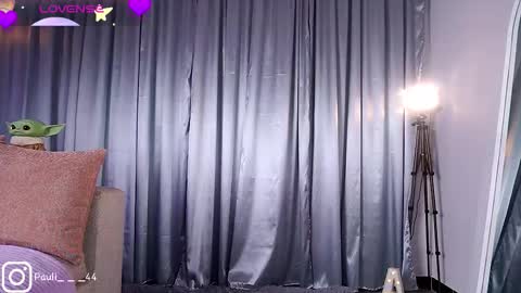 Mia online show from 09/12/25, 02:33