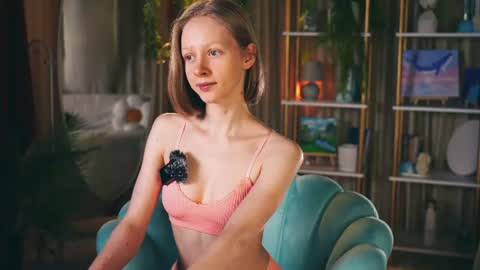 Snapshot of mia_vebes chatting on 06/18/26, 04:44 Mia online show from 06/18/26, 04:44