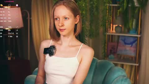 Snapshot of mia_vebes chatting on 07/15/26, 07:19 Mia online show from 07/15/26, 07:19