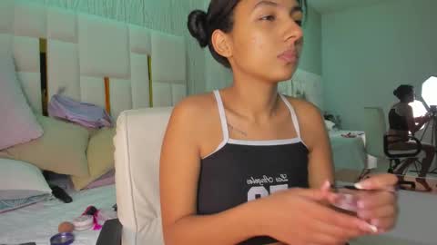 Snapshot of mia_vy chatting on 02/22/26, 03:07 mia_vy online show from 02/22/26, 03:07
