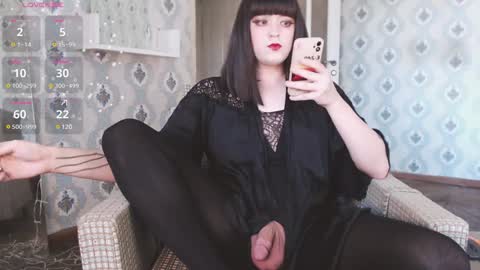 mia_wallase online show from 01/08/25, 08:06