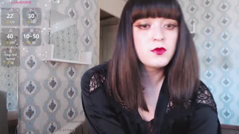 mia_wallase online show from 01/15/25, 12:04