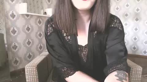 Snapshot of mia_wallase chatting on 07/13/26, 09:23 mia_wallase online show from 07/13/26, 09:23