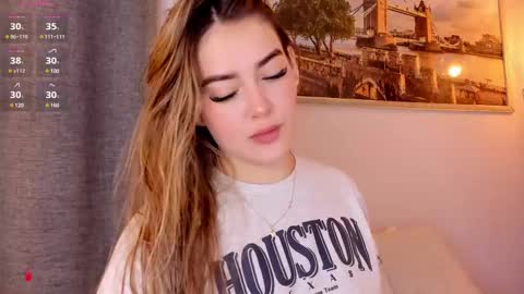 Mia White  online show from 03/08/25, 12:30