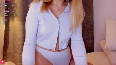 Mia White  online show from 12/01/25, 12:54