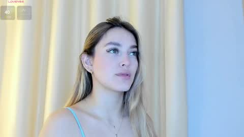 Mia White  online show from 04/15/26, 01:29