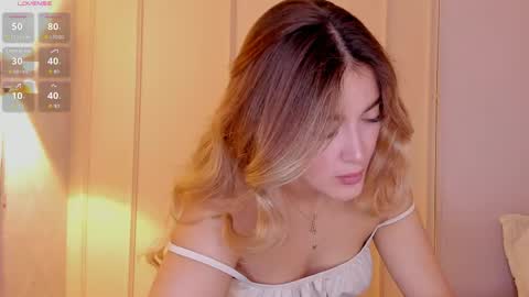 Snapshot of mia_white11 chatting on 04/25/26, 01:41 Mia White online show from 04/25/26, 01:41