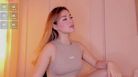 Snapshot of mia_white11 chatting on 04/29/26, 06:25 Mia White online show from 04/29/26, 06:25