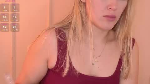 Snapshot of mia_white11 chatting on 05/25/26, 02:12 Mia White online show from 05/25/26, 02:12