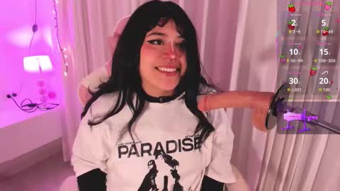 Snapshot of mia_yeager chatting on 11/23/25, 02:11 mia_yeager online show from 11/23/25, 02:11