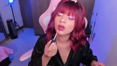 Snapshot of miaa_06 chatting on 12/22/25, 02:19 mia nicolle online show from 12/22/25, 02:19