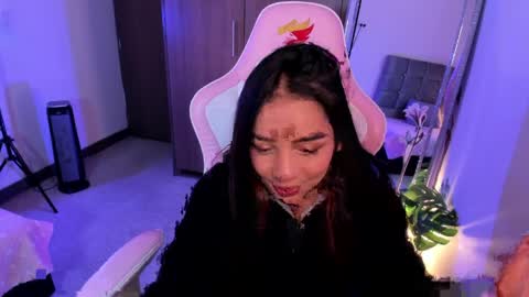 Snapshot of miaa_06 chatting on 04/09/26, 03:17 mia nicolle online show from 04/09/26, 03:17