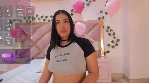 Snapshot of miaa_cameron1 chatting on 02/19/25, 12:33 Mia online show from 02/19/25, 12:33