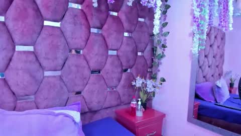 miaa_davis_ online show from 12/20/25, 03:02