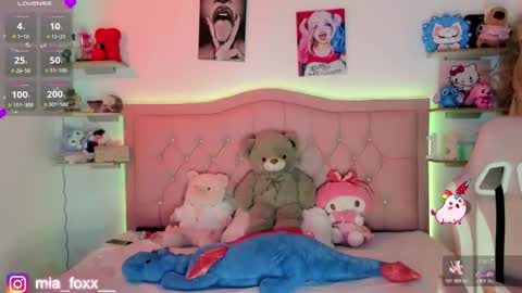 Snapshot of miaa_foxx_ chatting on 01/18/26, 12:14 Mia online show from 01/18/26, 12:14