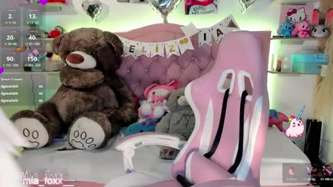 Snapshot of miaa_foxx_ chatting on 02/20/26, 10:43 Mia online show from 02/20/26, 10:43