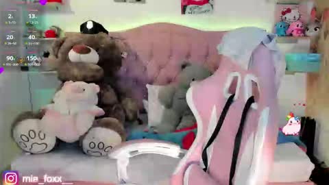 Snapshot of miaa_foxx_ chatting on 02/28/26, 11:28 Mia online show from 02/28/26, 11:28