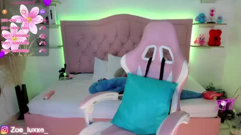 Snapshot of miaa_foxx_ chatting on 05/08/26, 10:04 Mia online show from 05/08/26, 10:04