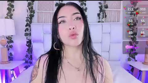 Mia online show from 11/06/25, 11:55