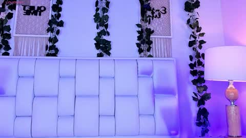 Mia online show from 03/24/26, 12:43