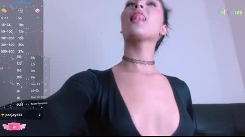 Mia online show from 03/11/25, 03:34