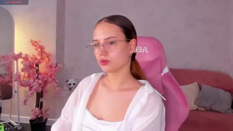 Mia online show from 06/16/26, 11:02