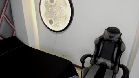 Mia online show from 10/02/25, 11:39