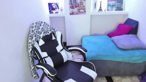       online show from 10/04/25, 12:25