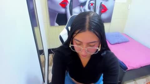 Snapshot of miaa_scott chatting on 11/11/25, 03:12 online show from 11/11/25, 03:12