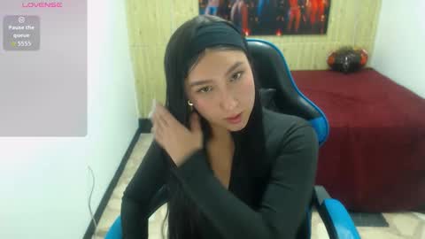 Snapshot of miaa_scott chatting on 11/21/25, 02:27 online show from 11/21/25, 02:27