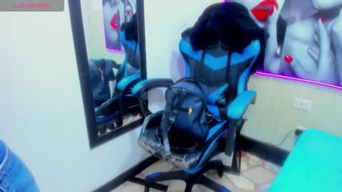 Snapshot of miaa_scott chatting on 12/20/25, 02:13 online show from 12/20/25, 02:13