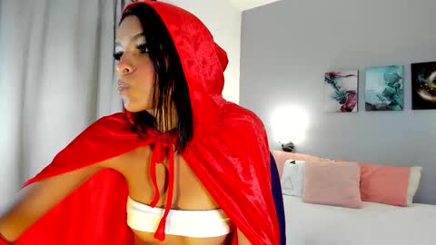 Snapshot of miaa_z chatting on 10/10/25, 01:43 Miaa online show from 10/10/25, 01:43