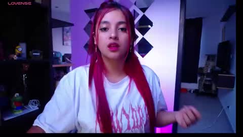 Snapshot of miaaa_mo chatting on 01/08/25, 10:37 Ma online show from 01/08/25, 10:37