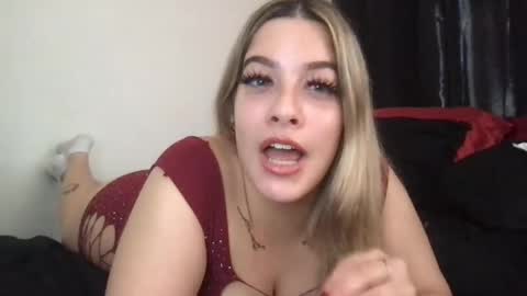 Snapshot of miaaasturbate chatting on 10/22/25, 01:44 Mia Moji online show from 10/22/25, 01:44