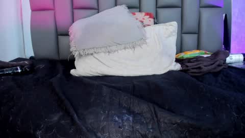 Mia online show from 01/16/25, 03:13