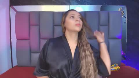 Mia online show from 09/26/25, 12:09