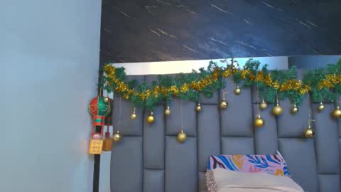 Mia online show from 12/16/25, 12:10