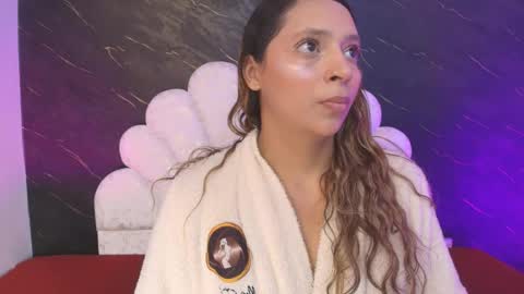 Snapshot of miaabrown__ chatting on 04/08/26, 12:05 Mia online show from 04/08/26, 12:05